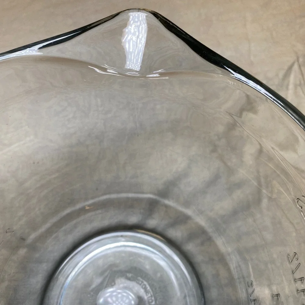 Vintage Anchor Hocking 2 Qt 8 Cup Glass Batter‎ Bowl Measuring Mixing Bowl USA